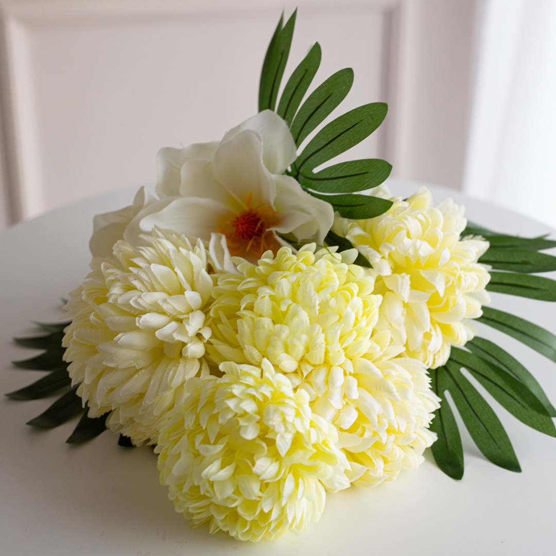 Букет-композиція з хризантем та магнолій біло-жовтий | В-65 см |, фото 1