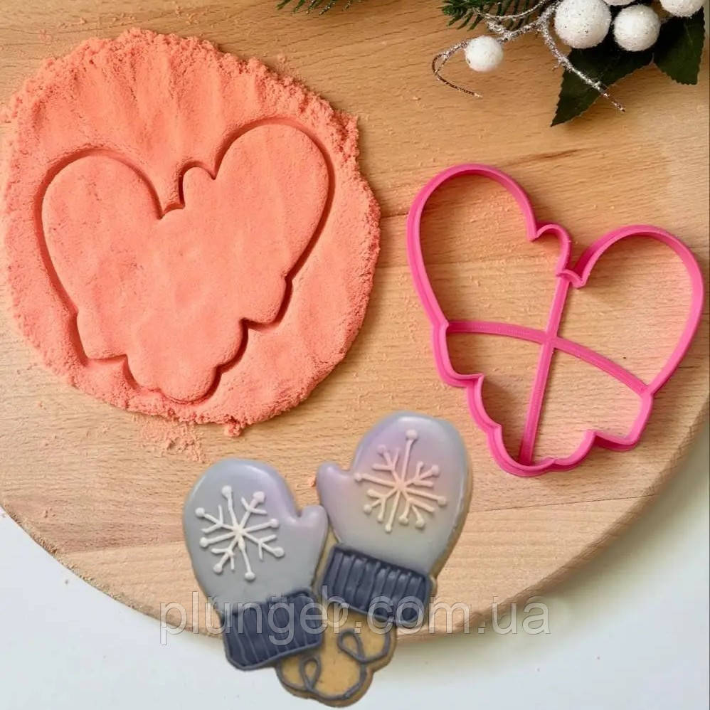 Вирубка пластикова для пряників Рукавички 10 см, фото 1