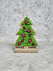 Декоративна ялинка з натурального дерева та стабілізованого моху з прикрасами, фото 5