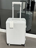 Валіза RIMOWA Essential Lite