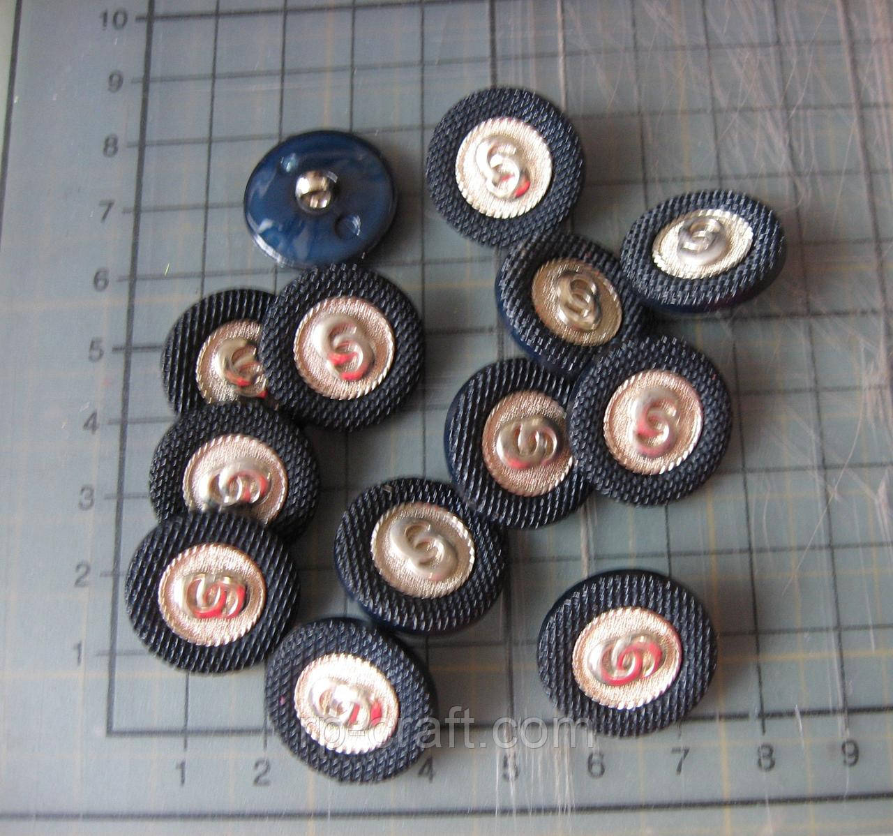 363. Набір пластикових ґудзиків, 13 штук, 21 мм, темно-синій зі сріблястою вставкою, фото 1