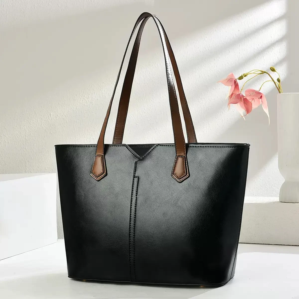 Сумка жіноча міська еко-шкіра 42*28см чорна (200-610)