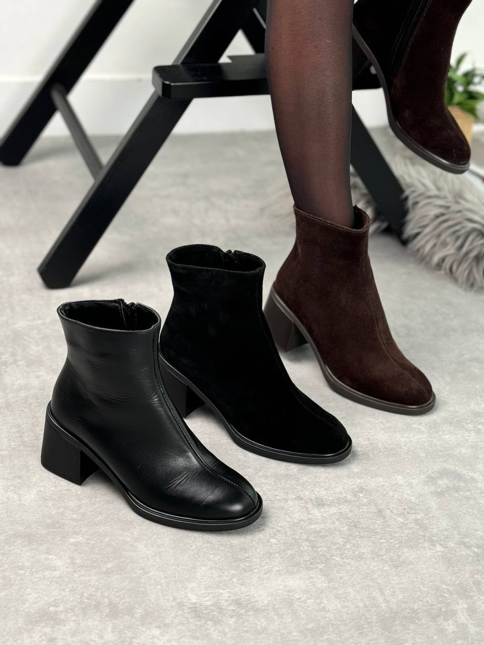 Жіночі ботильйони на зручних підборах, Шкіряні жіночі чоботи на квадратних підборах, фото 1