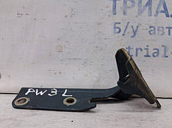 Петля капота ліва Mitsubishi Pajero Wagon 3 3.2 ДИЗЕЛЬ 4M41 1999 (б/у)