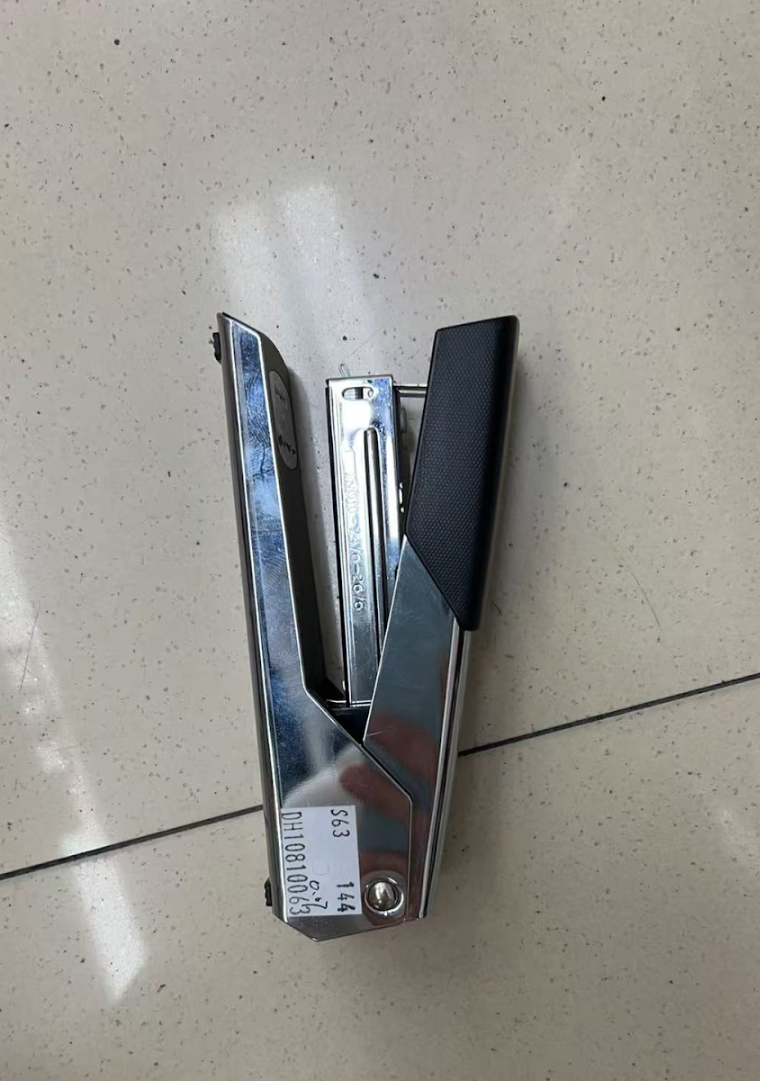 Степлер офісний металевий міцний 25 аркушів хром HP-51-5