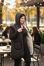 Безрукавка подовжена на овчині з капюшоном 078