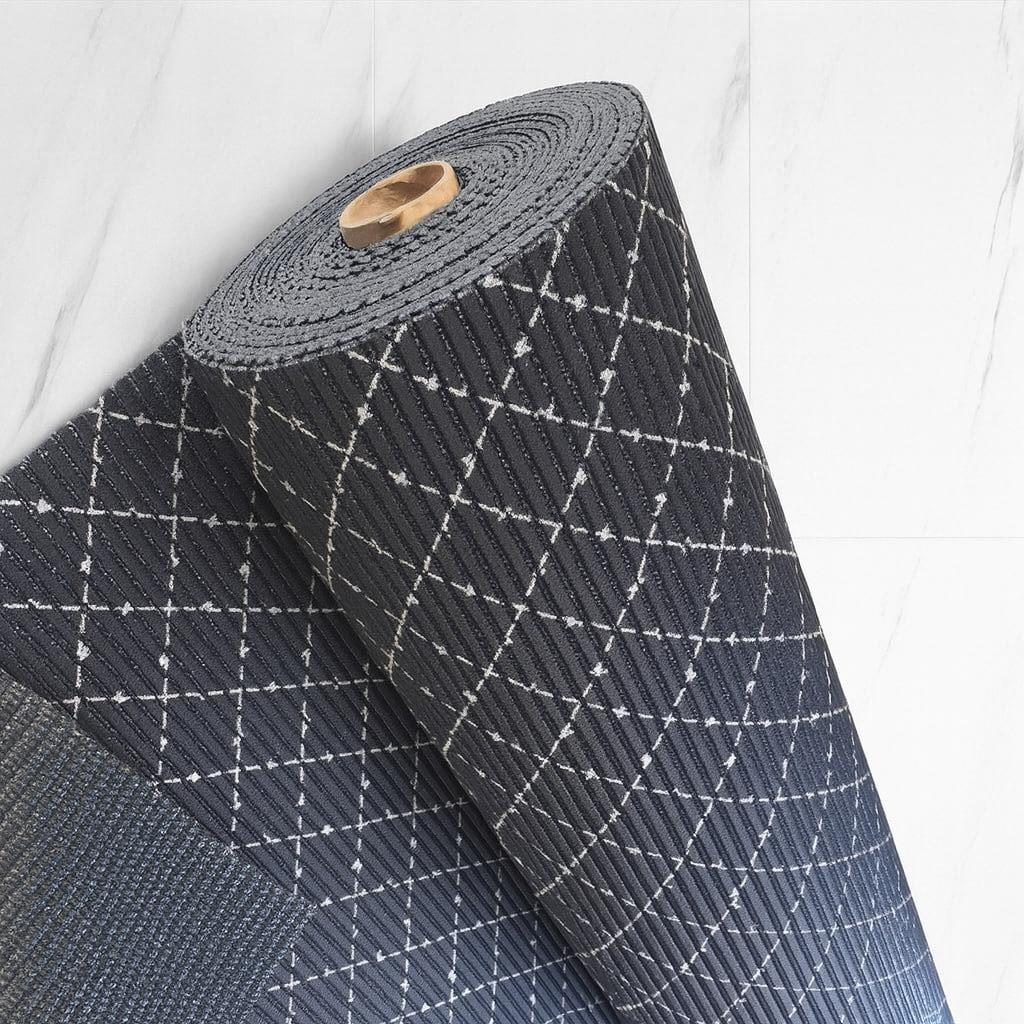 Килимок на метраж 130 см — чорний, геометричний малюнок ромби, фото 1