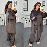 Коричневий велюровий жіночий домашній костюм-трійка батал, фото 3