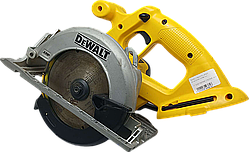 Циркулярна дискова пила Б/У DeWalt DC390 (2 АКБ + з/у)