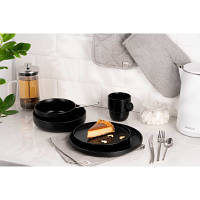 Тарілка чорна кам'яна кераміка для сервіровки столу стильна і довговічна.