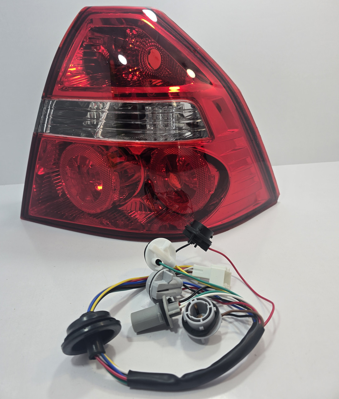 Фонарь задний правый з проводами Авео Т-250 Ri.Spekt Тайвань (уцінка), фото 1