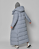 Жіночий довгий пуховик сіро-блакитного кольору 8898, фото 7
