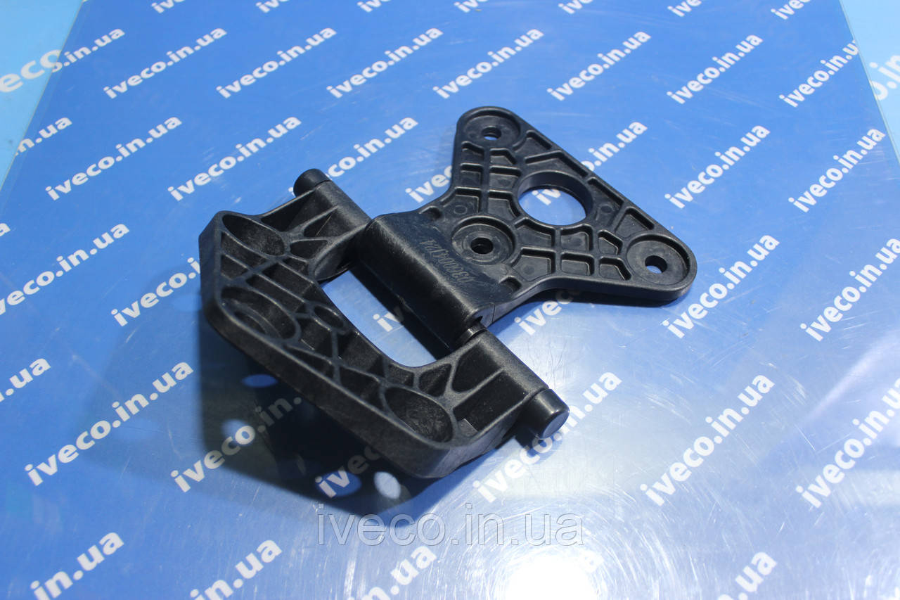 Навіс капота Iveco Trakker Stralis Івеко Тракер Страліс 504306106 500368694 тримач капота петля