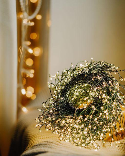 Гірлянда нитка-мішура 100 м (2000 л) з пультом на USB та з 8 режимами на зеленому проводки тепле світло FC25037