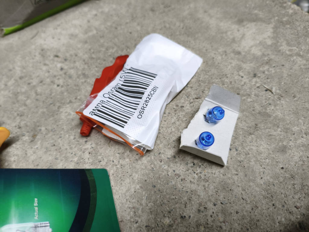 Автолампа Osram (5W 12V W2,1X9,5D), OSRAM 2825CBN - фото покупців 1