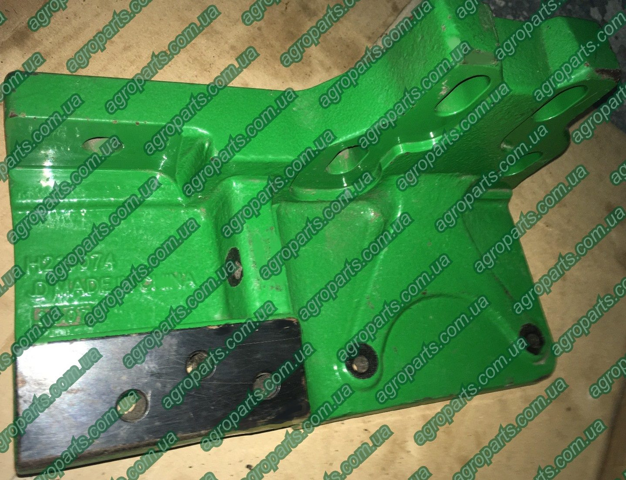 Опора H215074 редуктора МКШ кронштейн жатки Flex John Deere SUPPORT MOUNT запчастини супорт Н215074