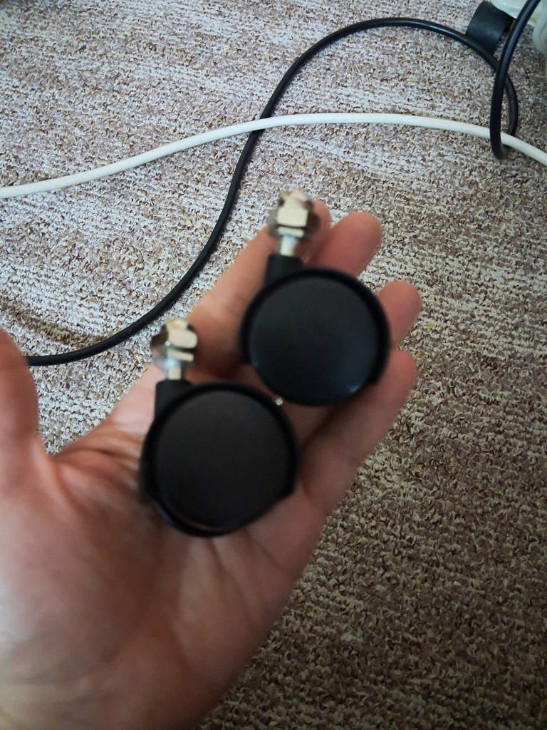 Колесо ніжка для масляного обігрівача Liberton LOH39-09 Saturn - фото покупців 1