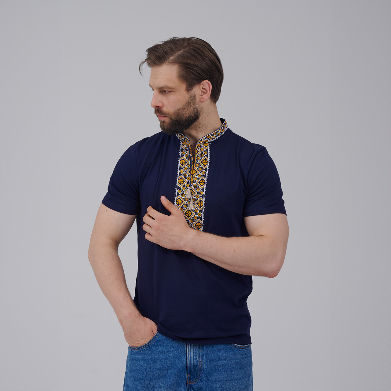 Чоловіча футболка темно-синього кольору із вишивкою «Козацька (золота вишивка)», фото 1