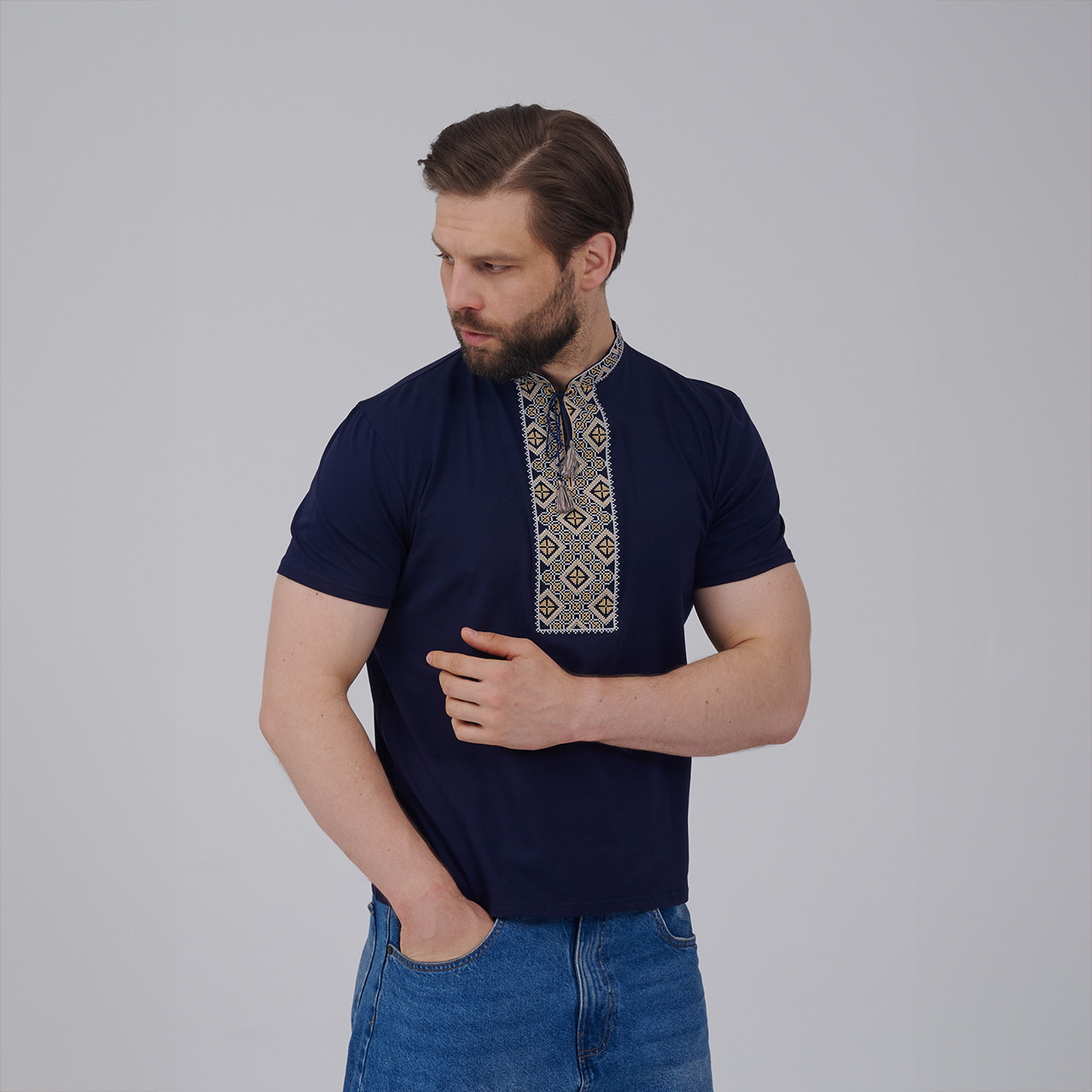 Чоловіча футболка з вишивкою в українському стилі «Козацька (бежева вишивка)», фото 1