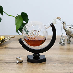 Декантер для віскі з пробкою "Земна куля" 850 мл з картою світу та кораблем усередині декантера | Подарунок куму