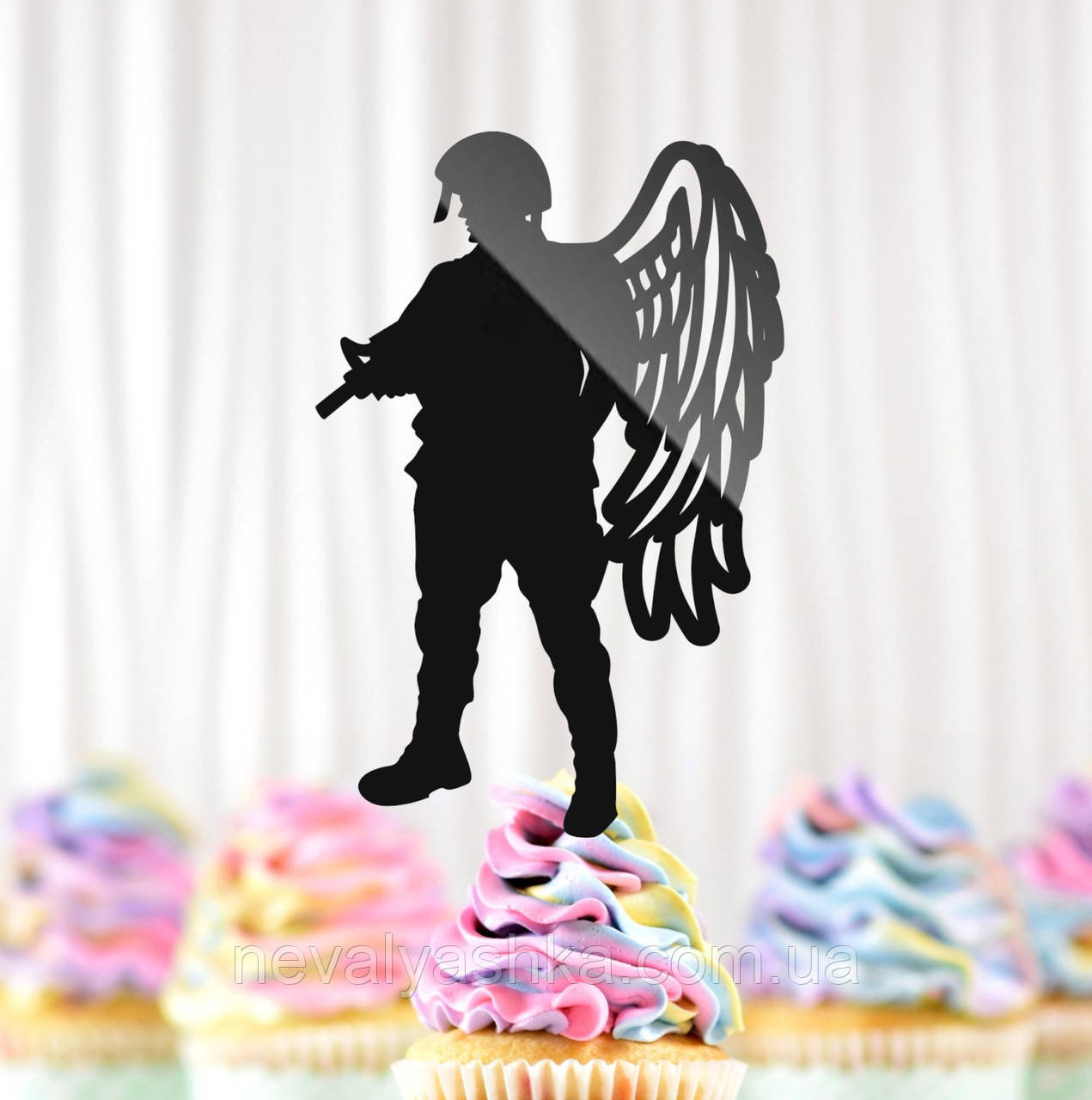 Пластиковий Топпер Маленький "Сілует Фігурка Янгола Охоронця" 9х6см Чорний Топпер з Акрилу у Квіти, Фігурка Військового Солдата