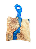 Дошка з елементом епоксидної смоли блакитного кольору