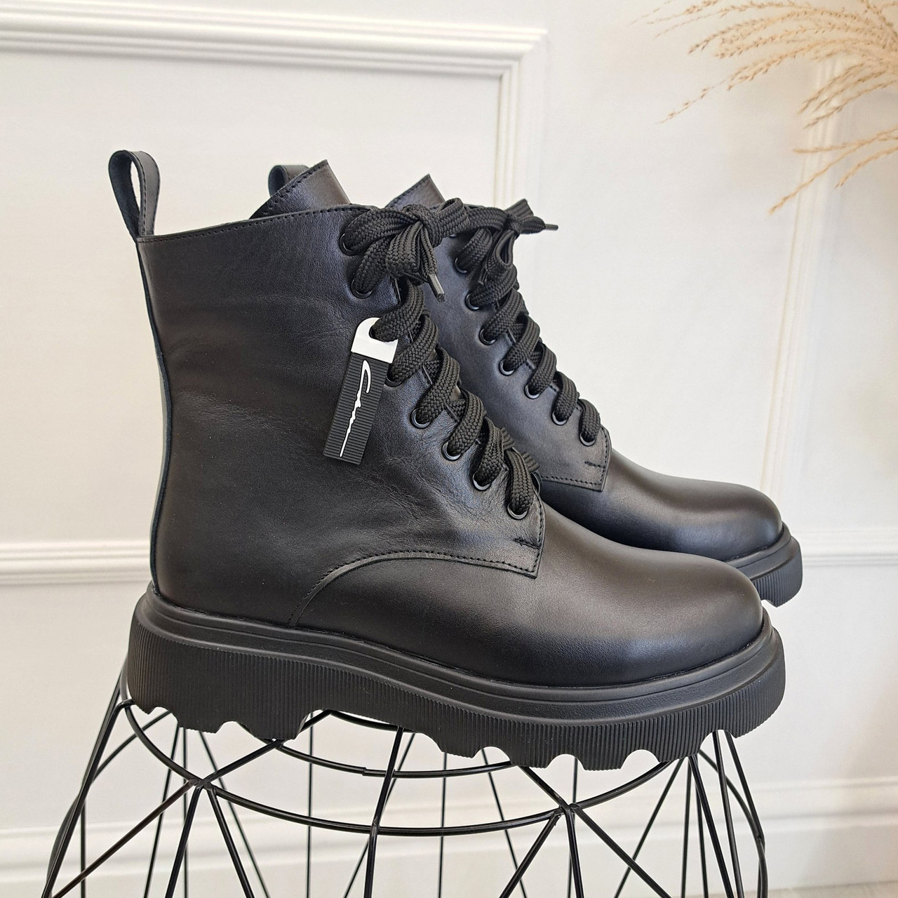 Черевики шкіряні жіночі на шнурівці. Колір чорний, фото 1
