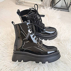 Черевики чорні жіночі лакові на шнурівці
