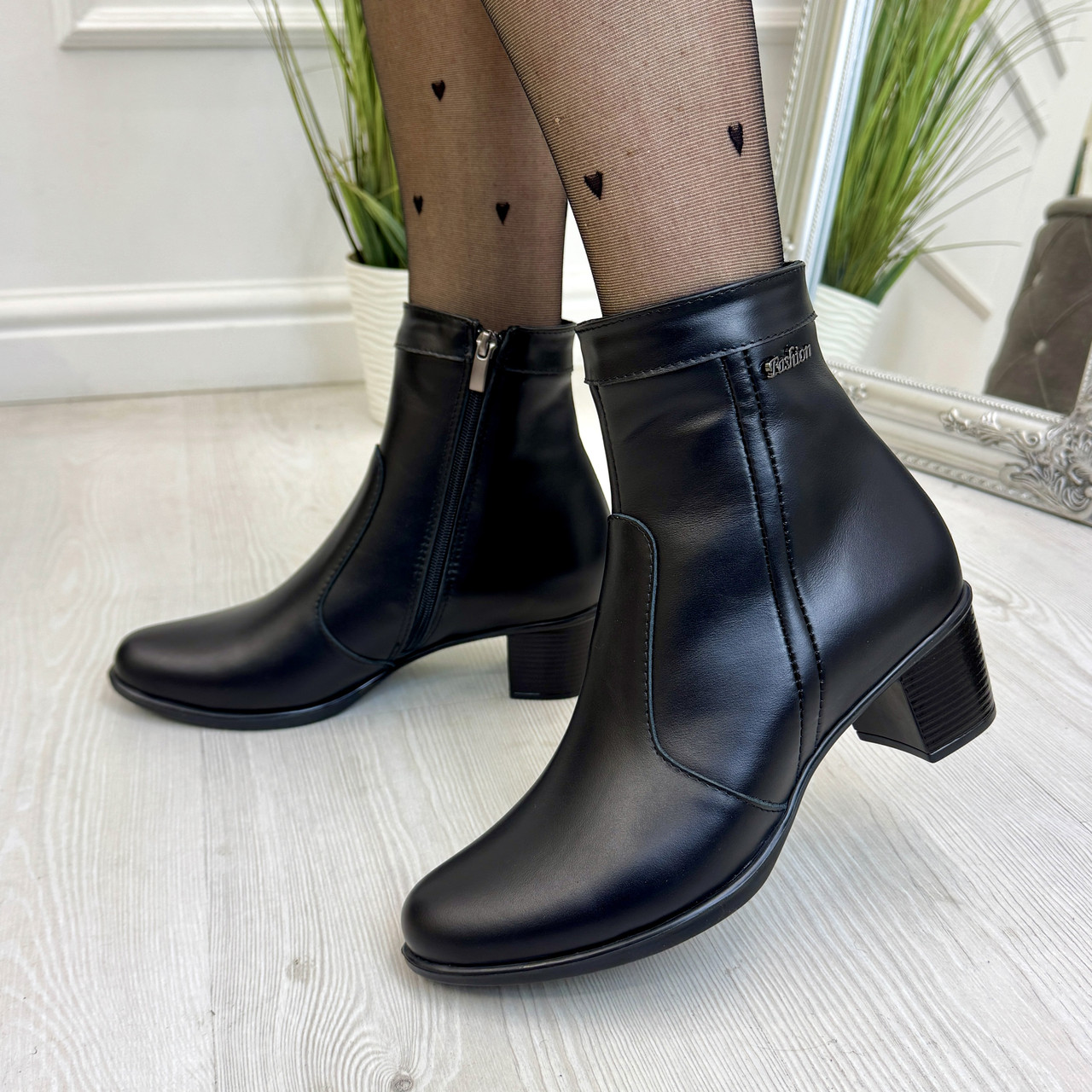 Жіночі черевики на невисоких підборах, натуральна шкіра, фото 1