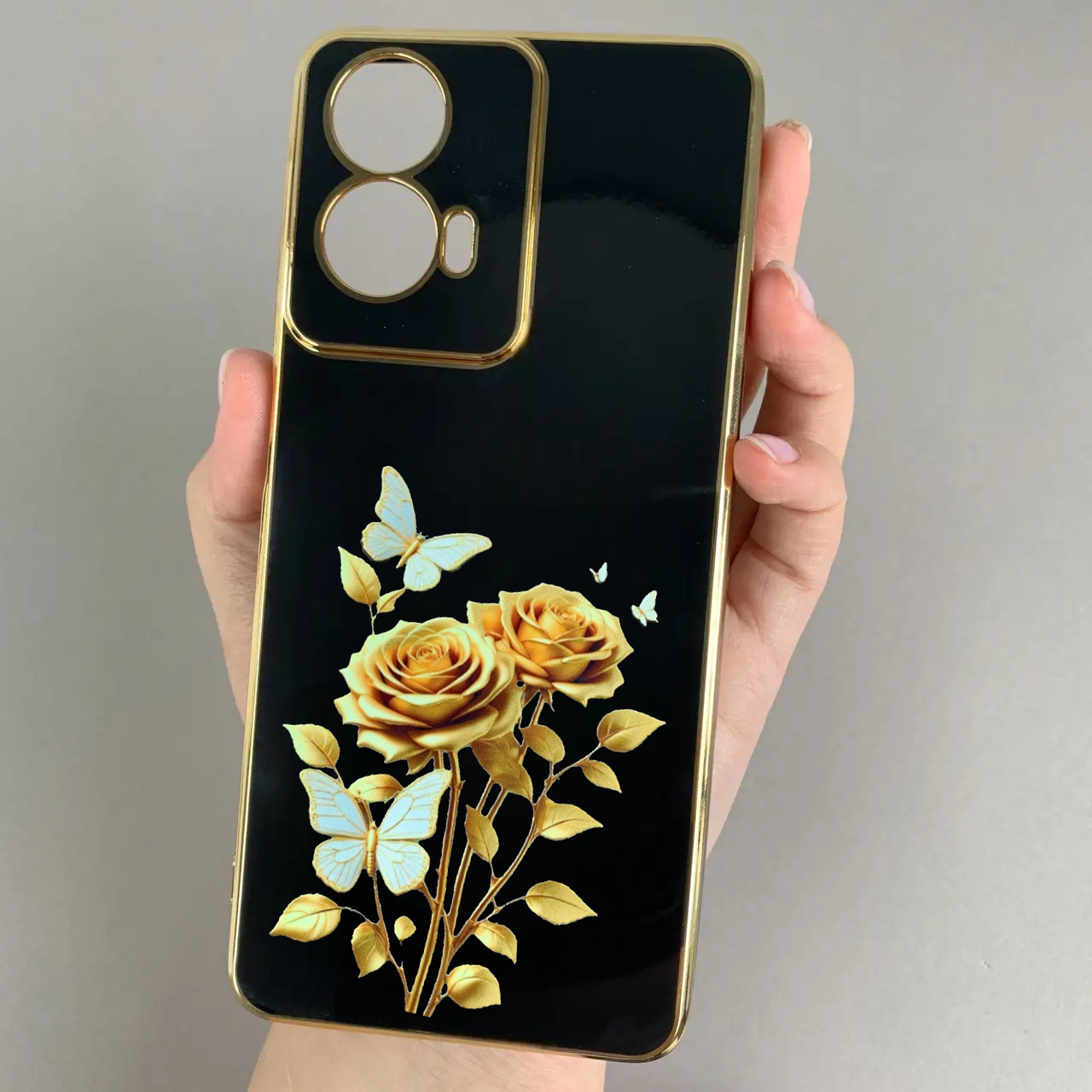 Чохол для Motorola G04 чорний із золотою окантовкою з принтом золотої троянди на телефон моторола г04 w02v
