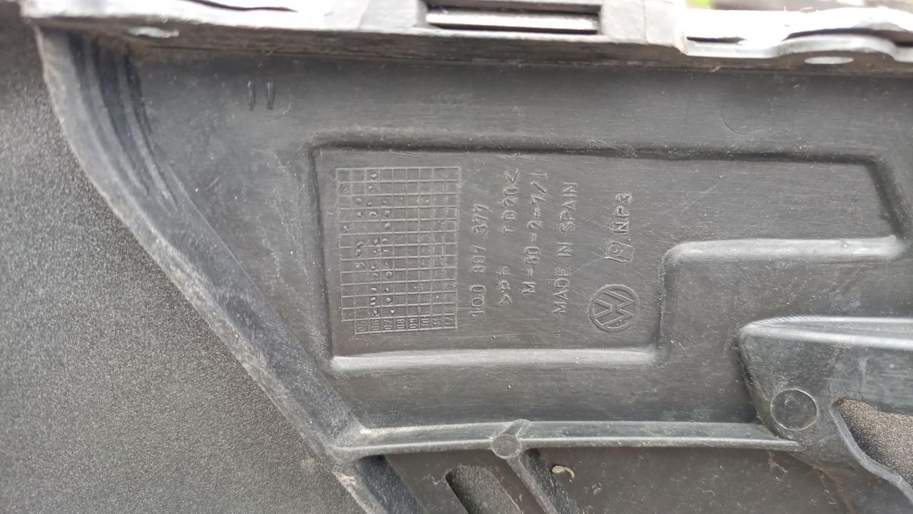 Вітаю зацікавлених на авто розборці Чемпіон !!!<br />
 Предметом оголошення є&nbsp;Бампер Задній &nbsp;Volkswagen Eos 2005 - 2011 1Q0807417 1Q0807417GRU<br />
 Фактичний стан на фото. Має дефект на фото видно! Гарантія 14 днів на встановлення та перевірку<br />
 Висилаємо по всій Україні по передоплаті на транспортні витрати!<br />
 Наявність та асортимент на складі постійно змінюються.<br />
 Точні деталі уточняйте по телефону +380973363743 — фото 3