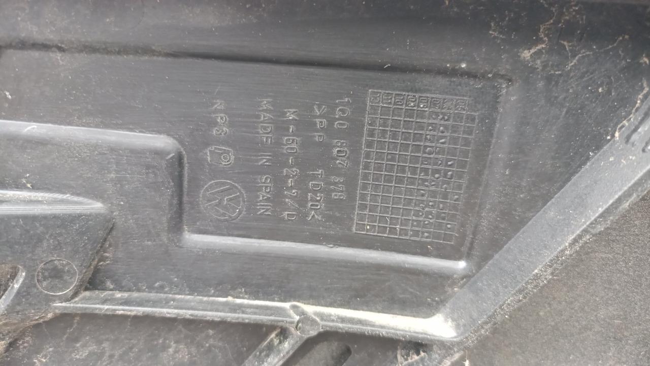 Вітаю зацікавлених на авто розборці Чемпіон !!!<br />
 Предметом оголошення є&nbsp;Бампер Задній &nbsp;Volkswagen Eos 2005 - 2011 1Q0807417 1Q0807417GRU<br />
 Фактичний стан на фото. Має дефект на фото видно! Гарантія 14 днів на встановлення та перевірку<br />
 Висилаємо по всій Україні по передоплаті на транспортні витрати!<br />
 Наявність та асортимент на складі постійно змінюються.<br />
 Точні деталі уточняйте по телефону +380973363743 — фото 2