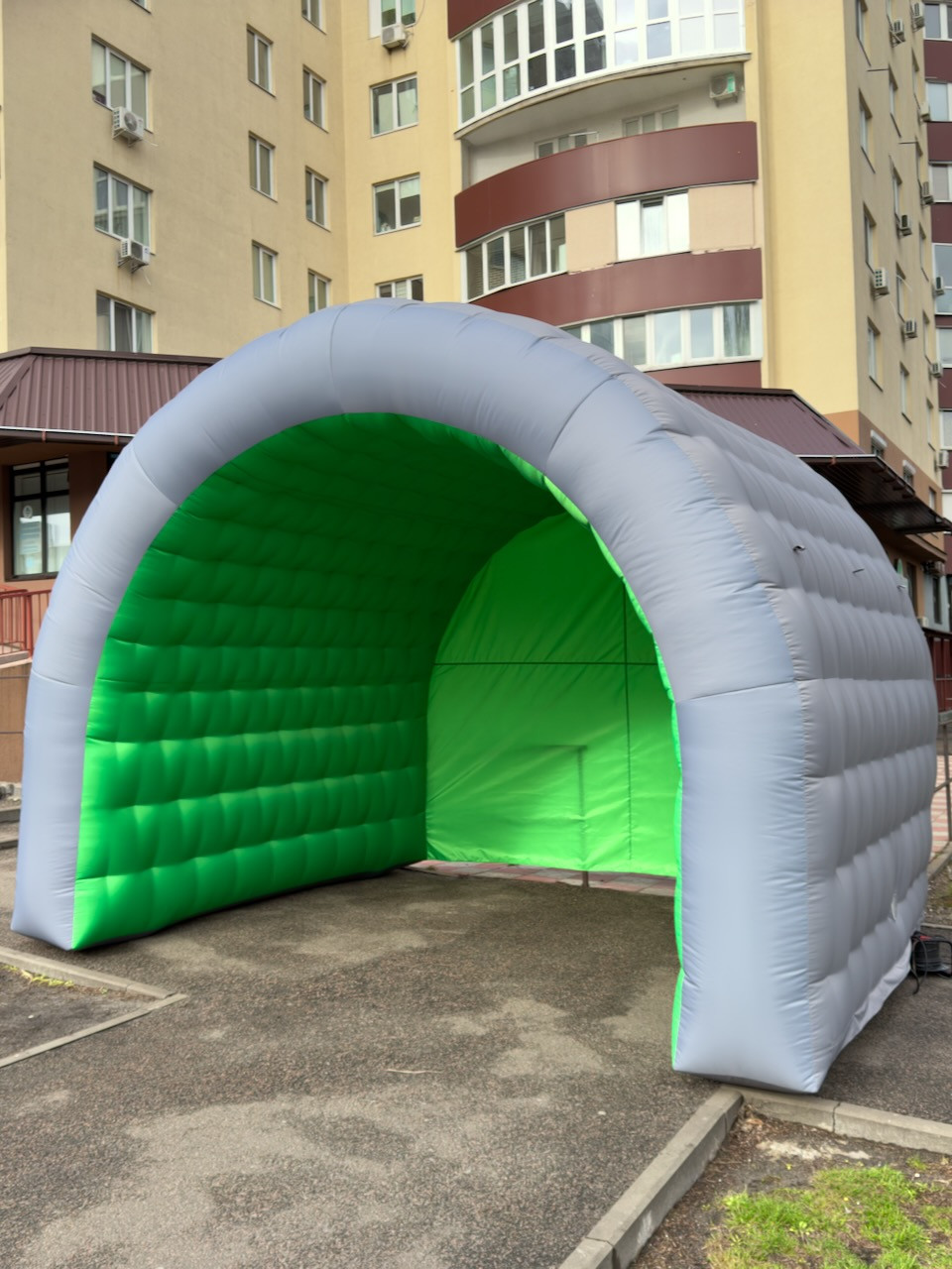Надувна палатка арка 3×6 м для заходів і фудзон із вентилятором