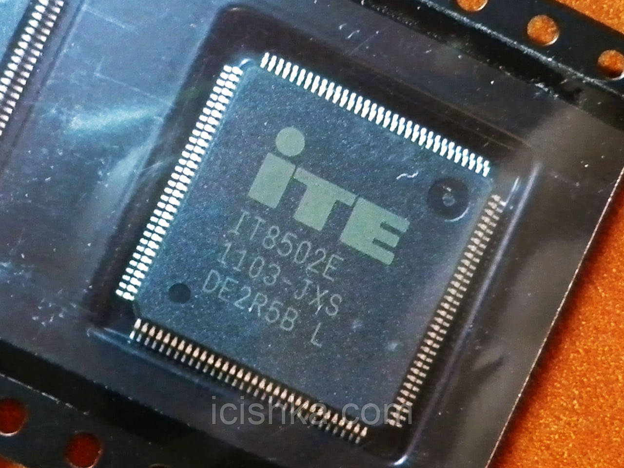 ITE IT8502E JXS — Мультиконтролер