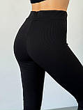 Утеплені чорні жіночі лосини з трикотажу в рубчик на флісі, фото 9