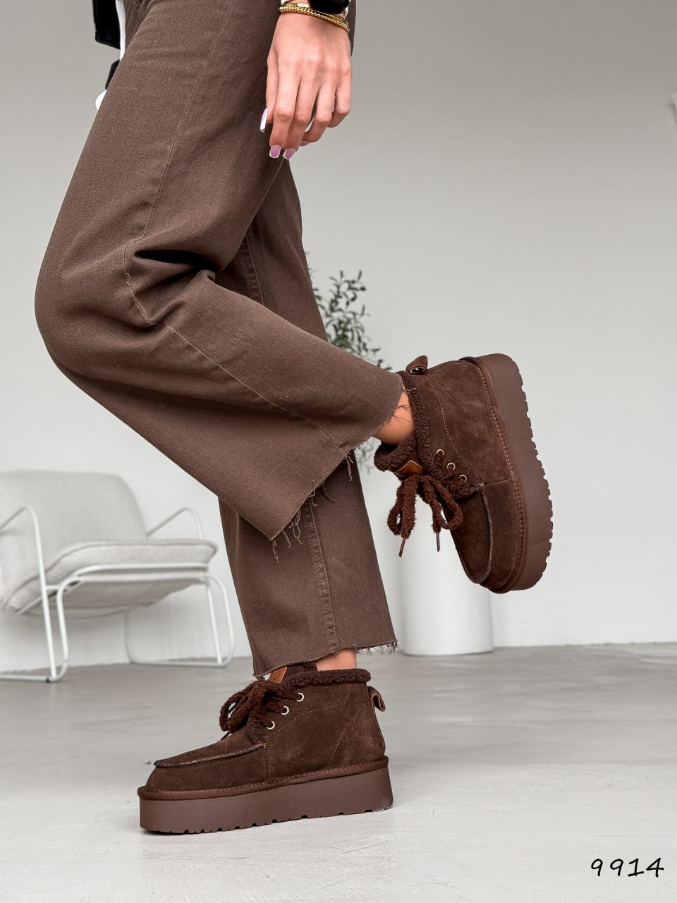 Трендові коричневі угги на високій підошві, замшеві коричневі угги, фото 1