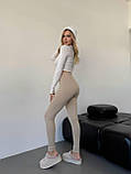 Утеплені бежеві жіночі лосини з трикотажу в рубчик на флісі, фото 10