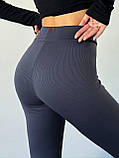 Утеплені графітові жіночі лосини з трикотажу в рубчик на флісі, фото 9
