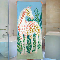 Рушник великий з принтом 150х70 см Білий плямистий кінь