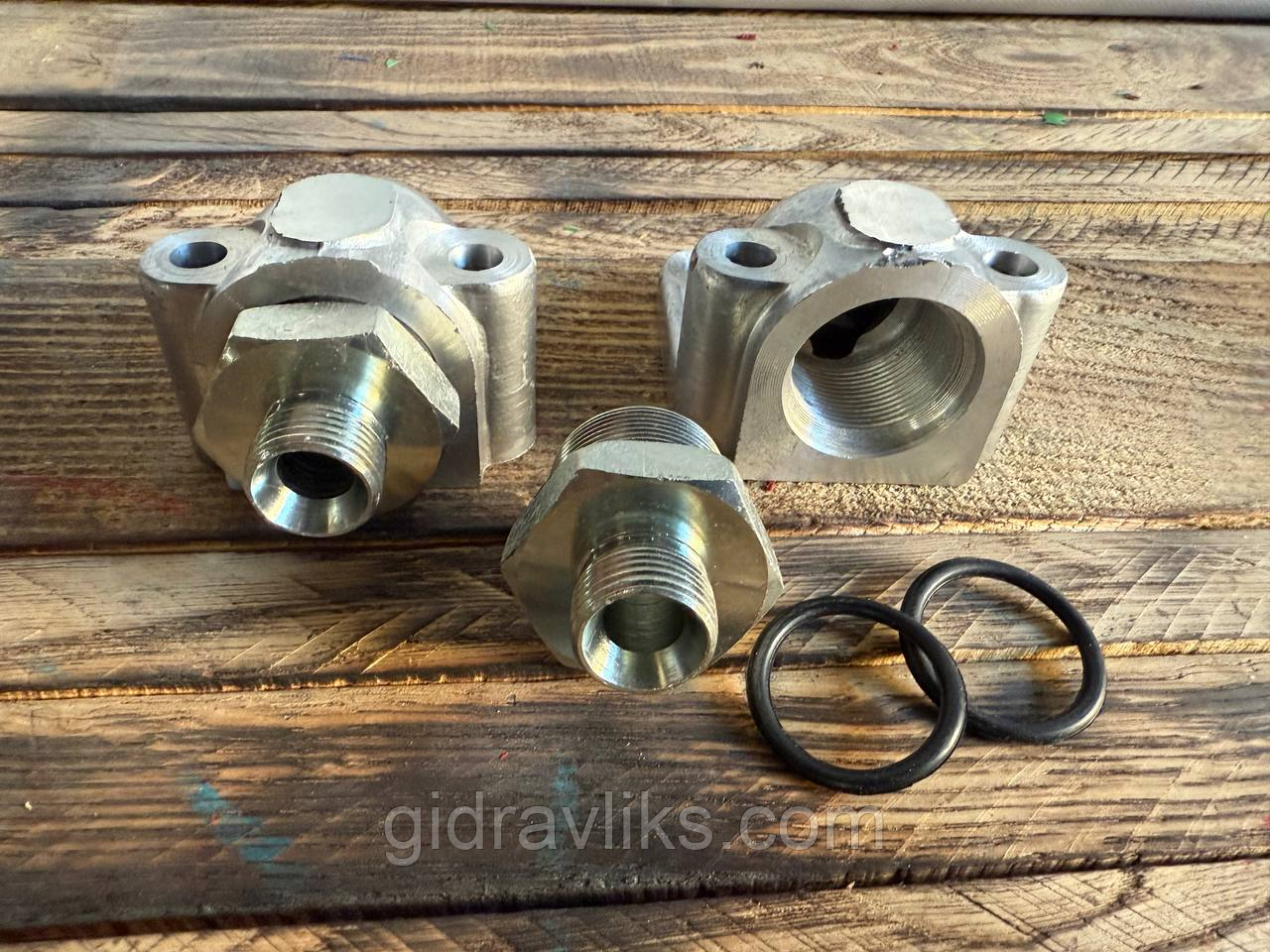 Фланець НШ-32 + штуцер + гумові кільця (комплект) Штуцер М20×1.5 (S24, під ключ 24), фото 1