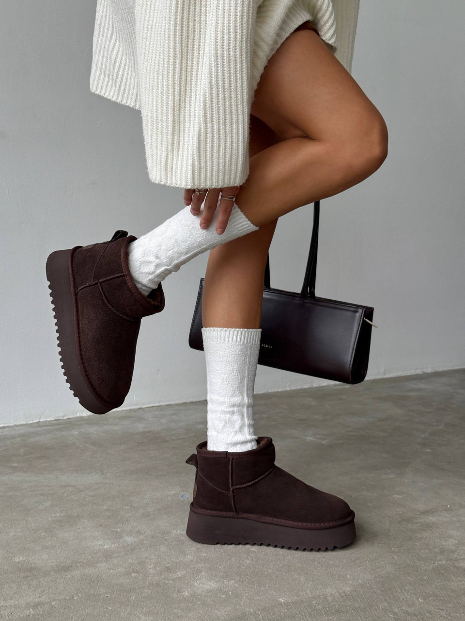 Жіночі коричневі уги, короткі замшеві уги, уги жіночі на високої підошві, коричневі замшеві уги, фото 1