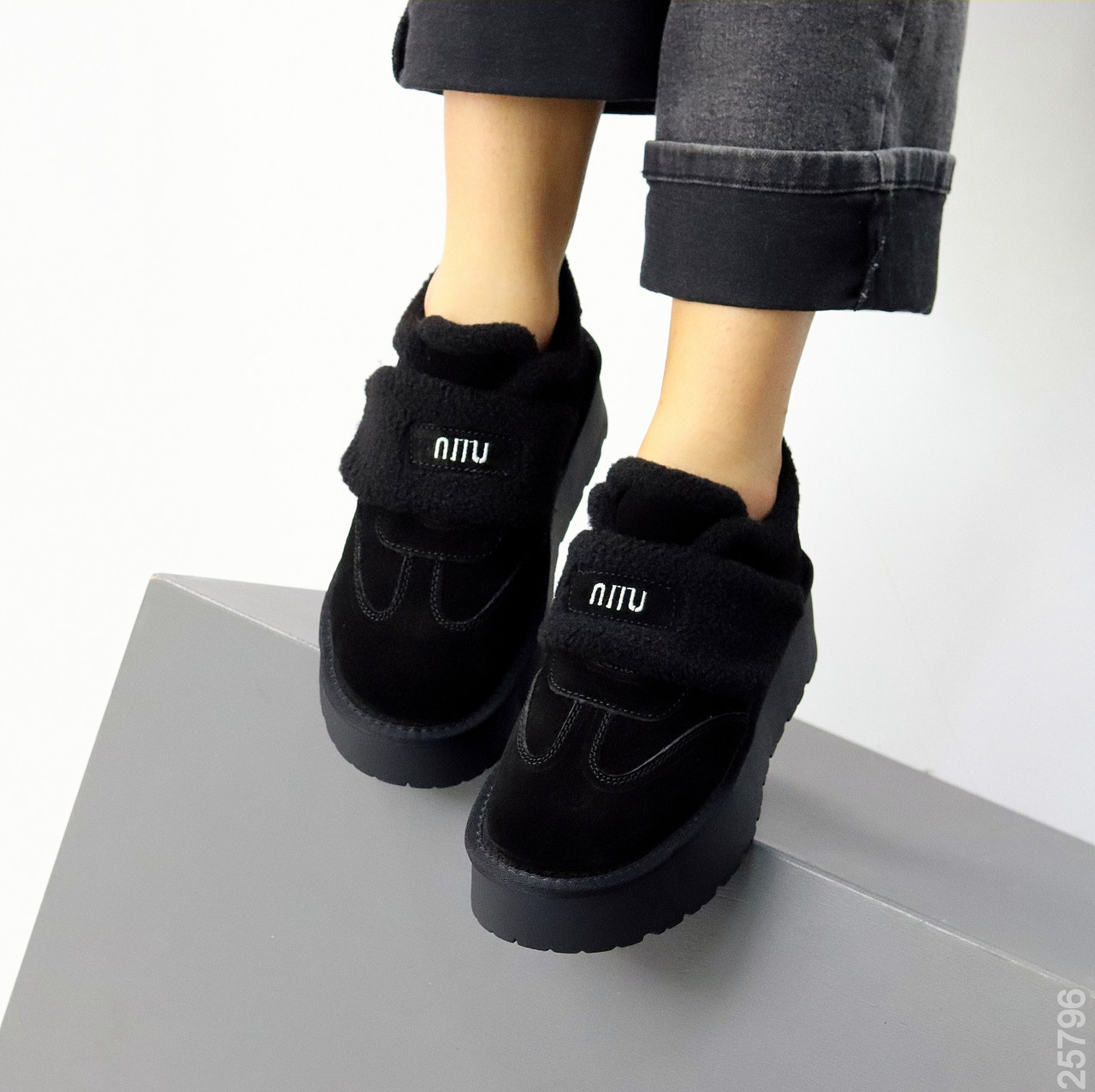 Молодіжні чорні уггі автоледі натуралки з хутром тедді на липучці, фото 1