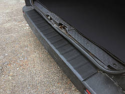 Накладка на задній бампер DDU (ABS) для Renault Trafic 2015- рр