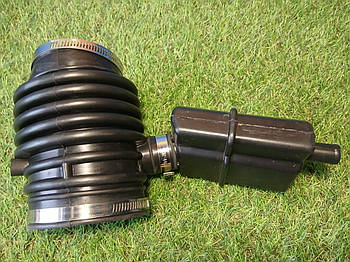 Повітряний патрубок Nissan Murano z51 /Teana J32 3.5i (16576-1AA1A, 165761AA0A)