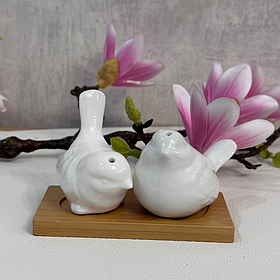 Порцеляновий набір для спецій (сіль/перець) на бамбуковій підставці Пташки, 11см Naturel