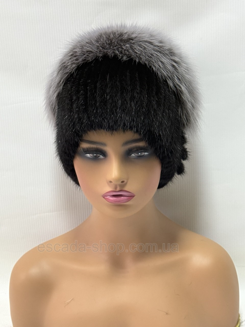 Зимова норкова шапка з помпоном з хутра песця "Бабка" Чорна з сірим бубоном, фото 1