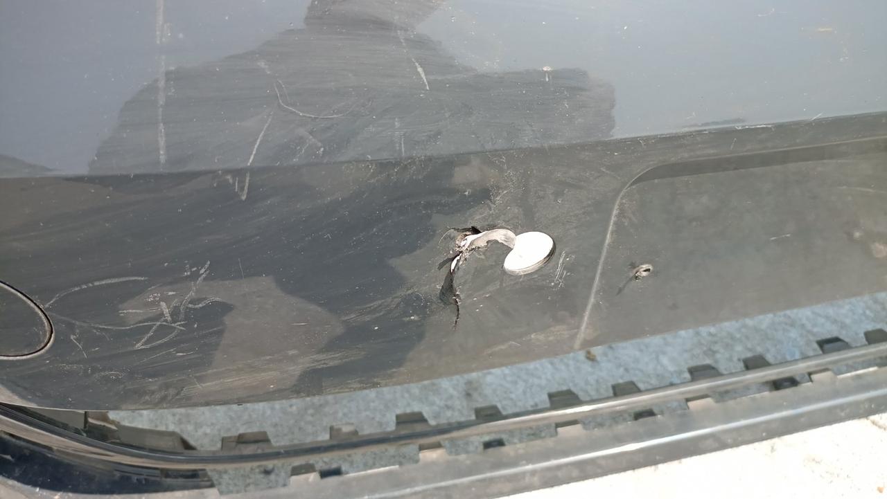 Вітаю зацікавлених на авто розборці Чемпіон !!!<br />
 Предметом оголошення є&nbsp;Бампер Передній Volkswagen Golf VII 2012-2017 5G0807221BN 5G0807217BNGRU<br />
 Фактичний стан на фото. Має дефект на фото видно! Гарантія 14 днів на встановлення та перевірку<br />
 Висилаємо по всій Україні по передоплаті на транспортні витрати!<br />
 Наявність та асортимент на складі постійно змінюються.<br />
 Точні деталі уточняйте по телефону +380973363743 — фото 3