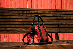 Подарунок жінці,подарунок колезі жінці,діловий подарунок керівнику,жіноча сумка саквояж червона шкіряна 27см*27см