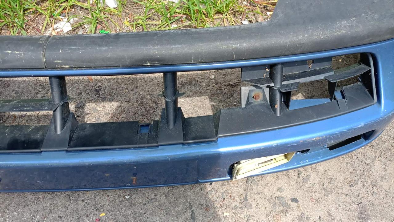 Вітаю зацікавлених на авто розборці Чемпіон !!!<br />
 Предметом оголошення є&nbsp;Бампер Передній Volkswagen Passat B4 3A0807217B&nbsp;<br />
 Фактичний стан на фото. Має дефект на фото видно! Гарантія 14 днів на встановлення та перевірку<br />
 Висилаємо по всій Україні по передоплаті на транспортні витрати!<br />
 Наявність та асортимент на складі постійно змінюються.<br />
 Точні деталі уточняйте по телефону +380973363743 — фото 5