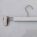 Плічки вішалки з хромованими прищіпками і гачком 30 см білі шкіряні з тремпеля для штанів і спідниць уп.5 шт, фото 2
